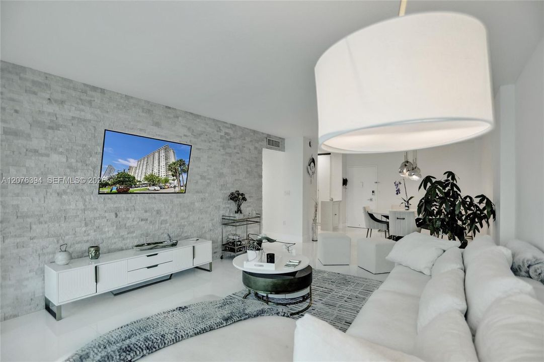 En Venta: $589,000 (2 camas, 2 baños, 1220 Pies cuadrados)