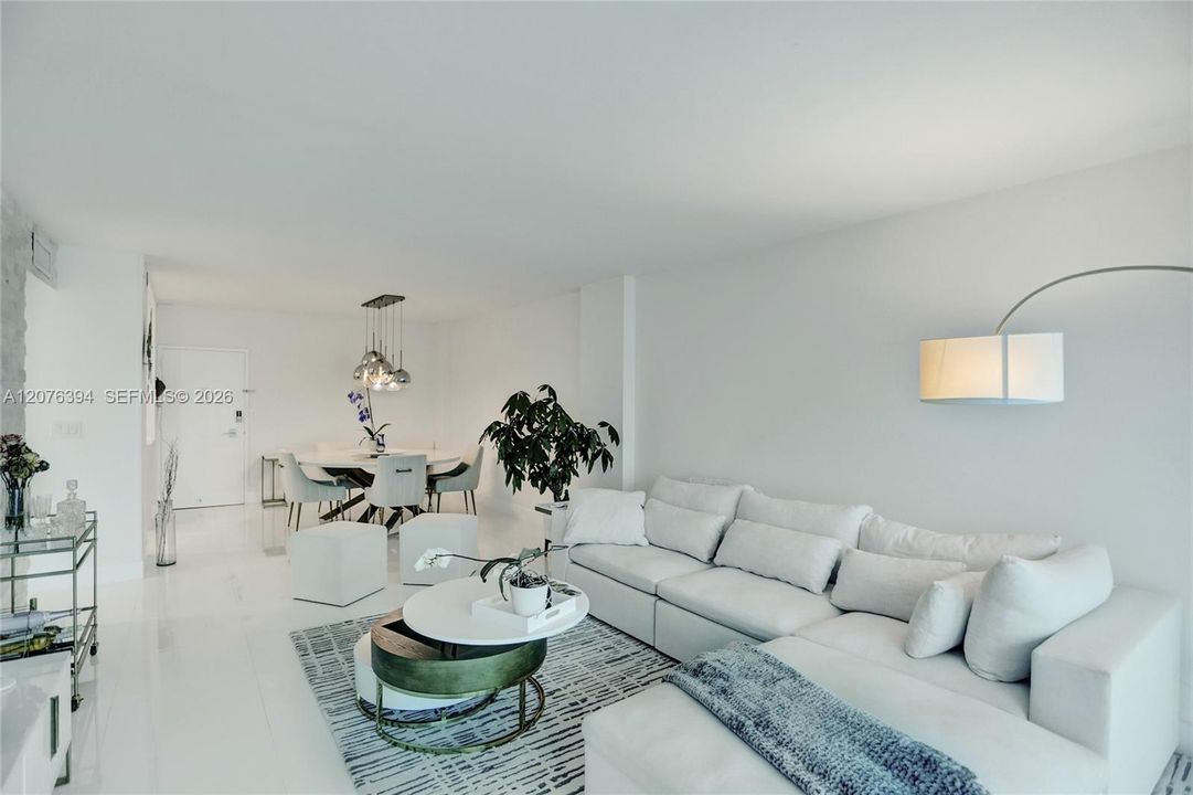 En Venta: $589,000 (2 camas, 2 baños, 1220 Pies cuadrados)