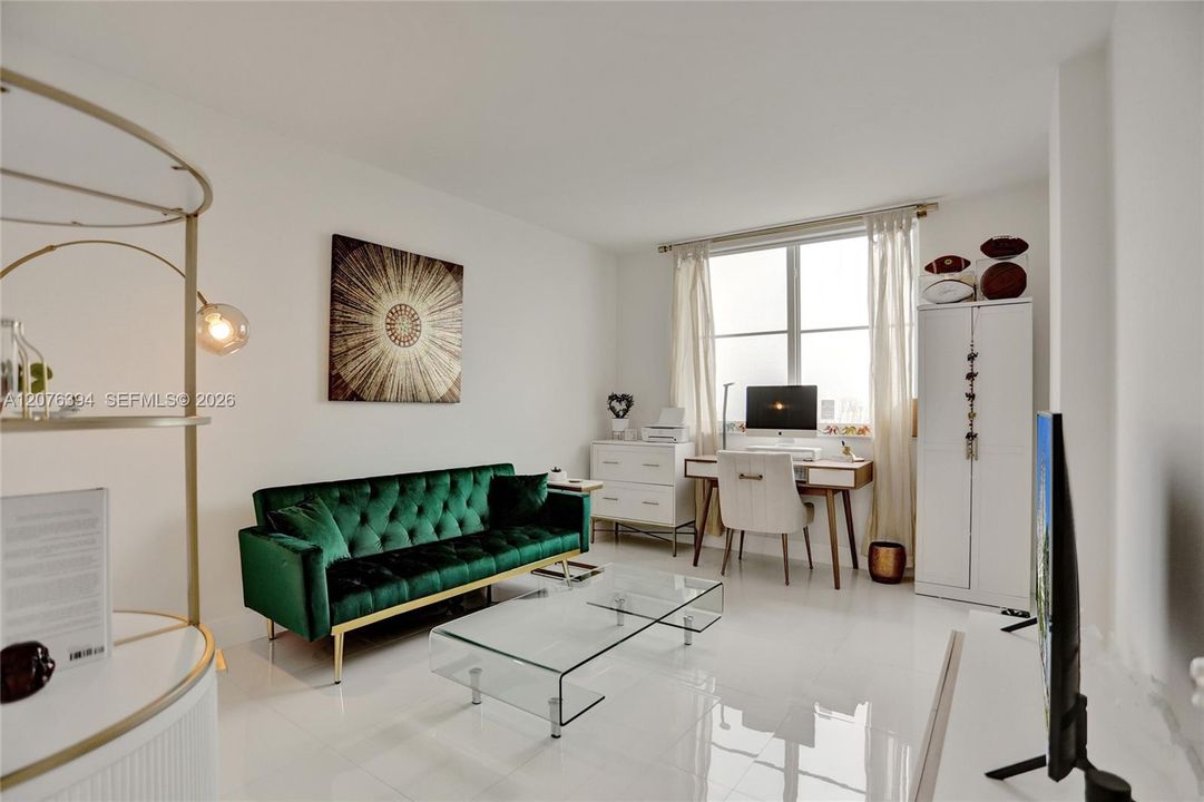 En Venta: $589,000 (2 camas, 2 baños, 1220 Pies cuadrados)