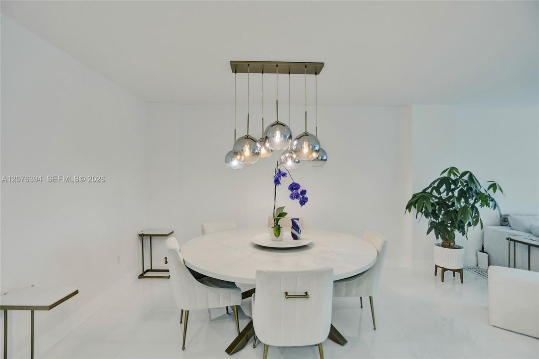 En Venta: $589,000 (2 camas, 2 baños, 1220 Pies cuadrados)