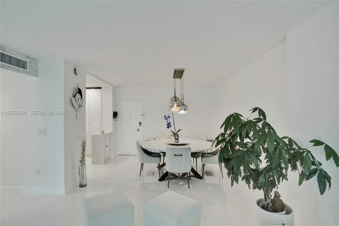 En Venta: $589,000 (2 camas, 2 baños, 1220 Pies cuadrados)