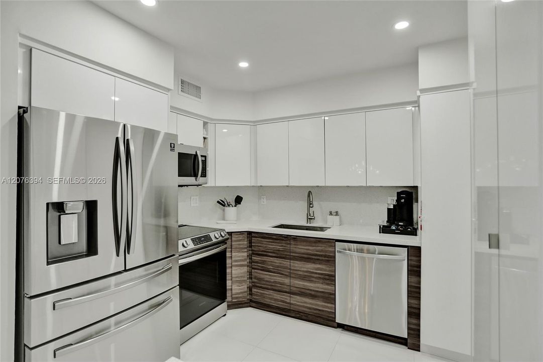 En Venta: $589,000 (2 camas, 2 baños, 1220 Pies cuadrados)