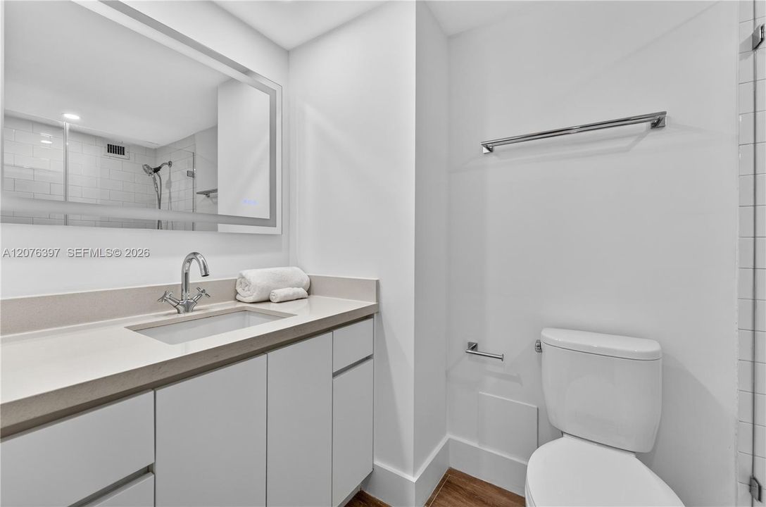 En Venta: $3,690,000 (2 camas, 2 baños, 1640 Pies cuadrados)