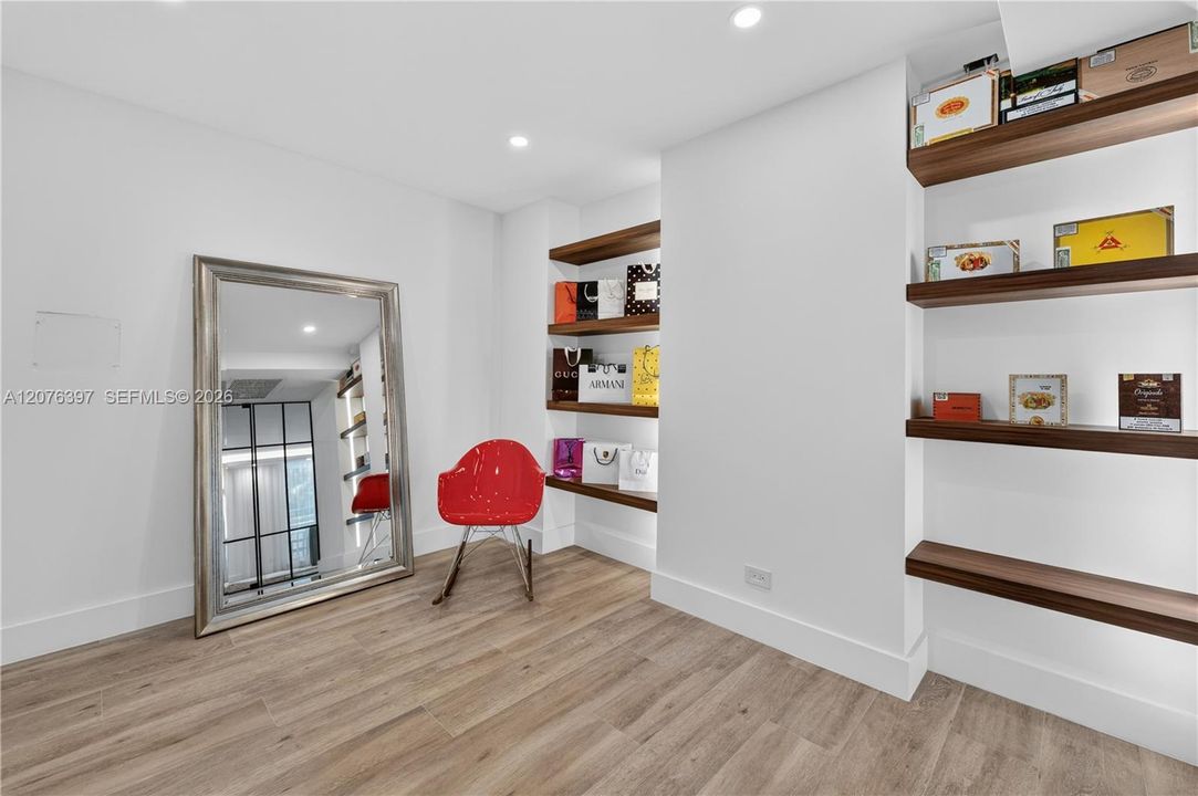 En Venta: $3,690,000 (2 camas, 2 baños, 1640 Pies cuadrados)