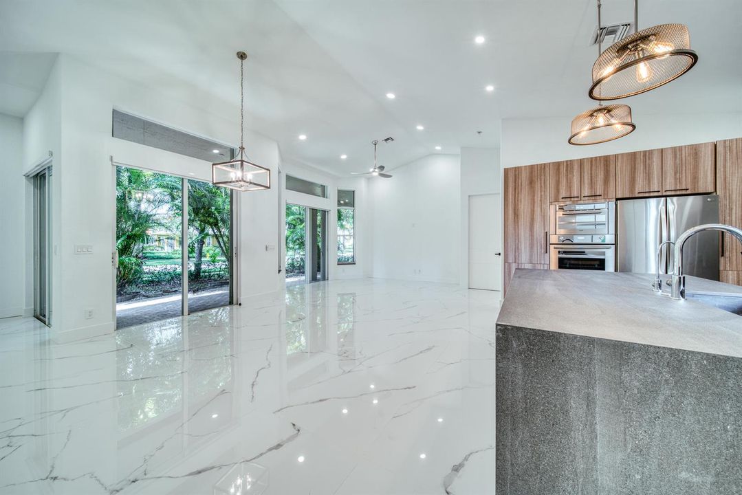 Kitchen-Living
