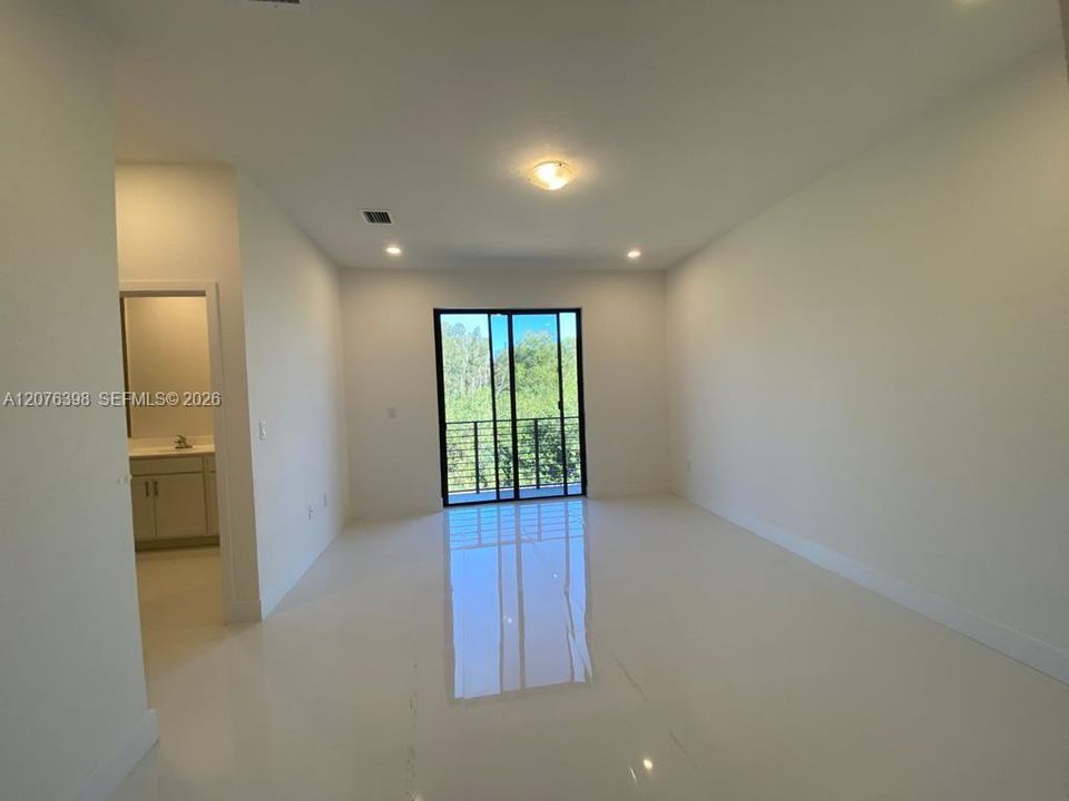 For Rent: $3,800 (3 beds, 2 baths, 2250 Square Feet)