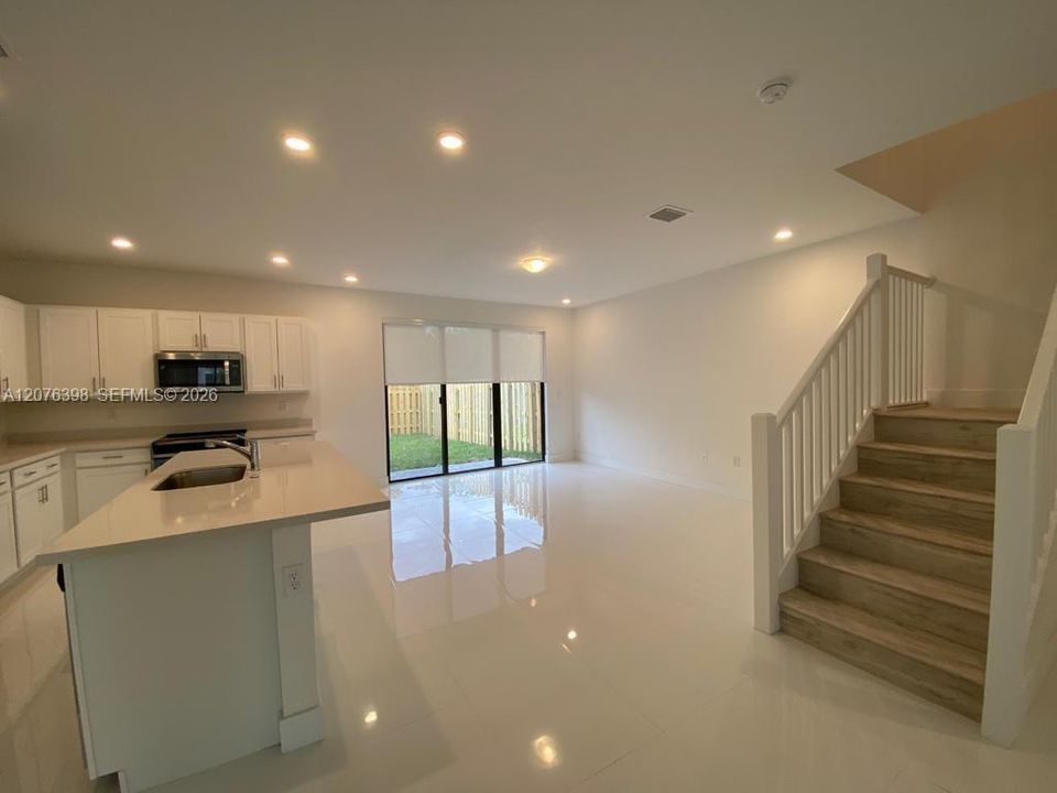 For Rent: $3,800 (3 beds, 2 baths, 2250 Square Feet)