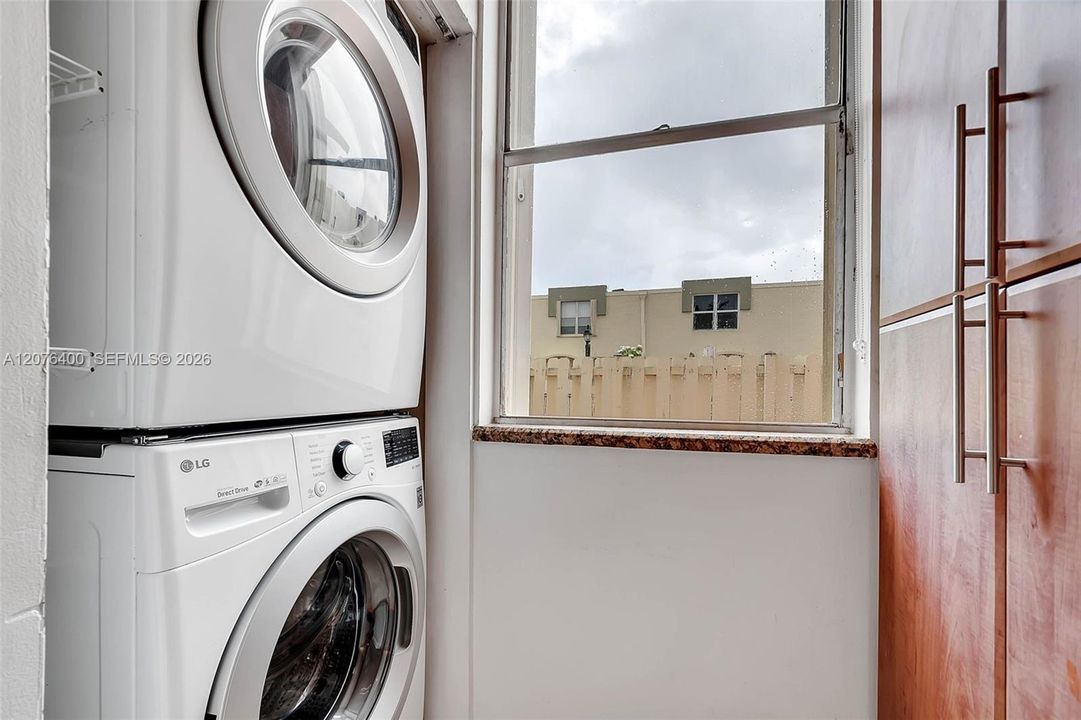 В аренду: $2,800 (2 спален, 2 ванн, 1285 Квадратных фут)