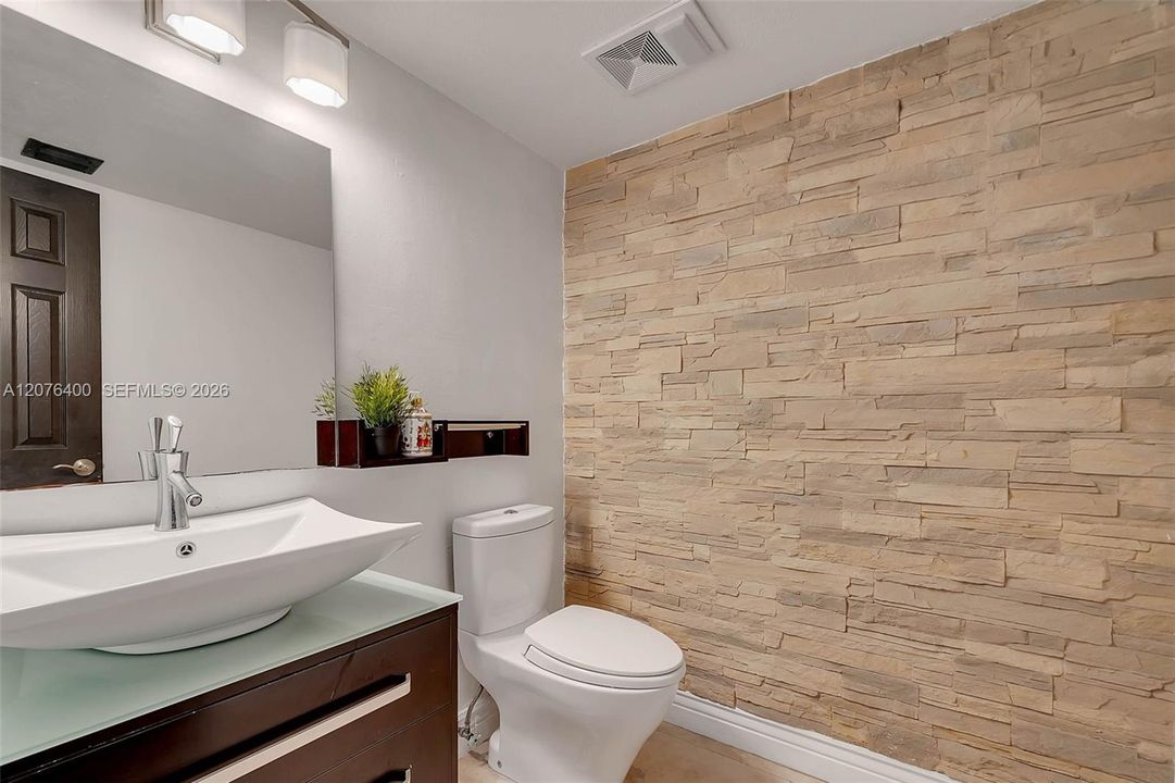 В аренду: $2,800 (2 спален, 2 ванн, 1285 Квадратных фут)