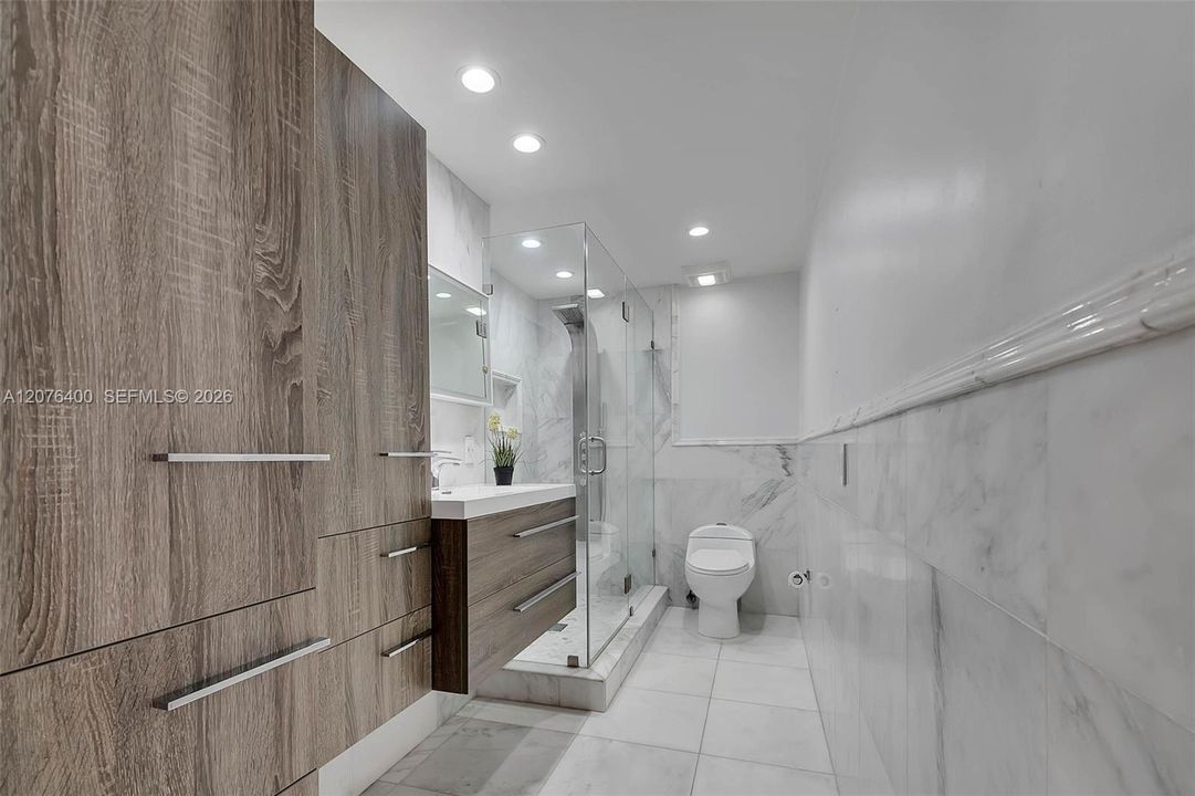 В аренду: $2,800 (2 спален, 2 ванн, 1285 Квадратных фут)