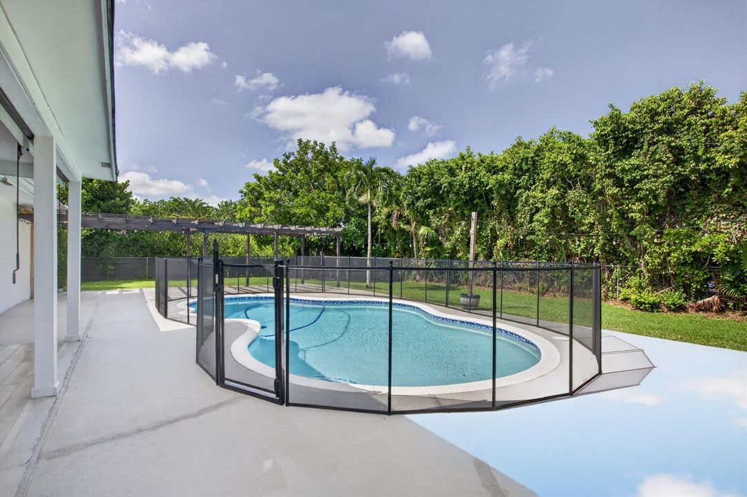 8-web-or-mls-2400 -3061