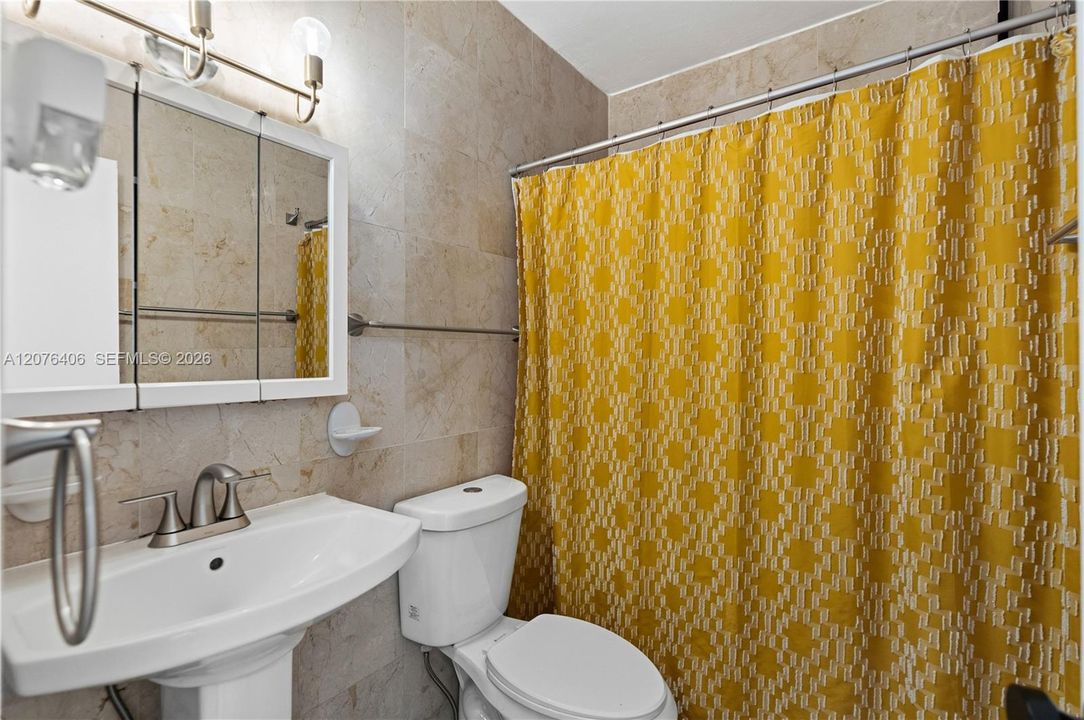 En Venta: $485,000 (1 camas, 1 baños, 832 Pies cuadrados)