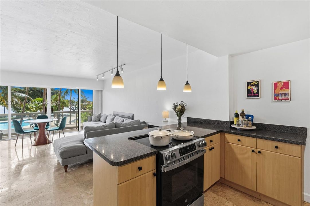 En Venta: $485,000 (1 camas, 1 baños, 832 Pies cuadrados)