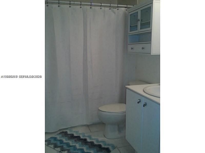 В аренду: $1,800 (0 спален, 1 ванн, 440 Квадратных фут)