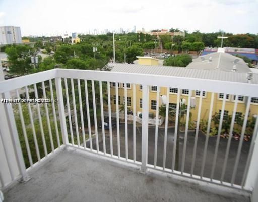 В аренду: $1,800 (0 спален, 1 ванн, 440 Квадратных фут)