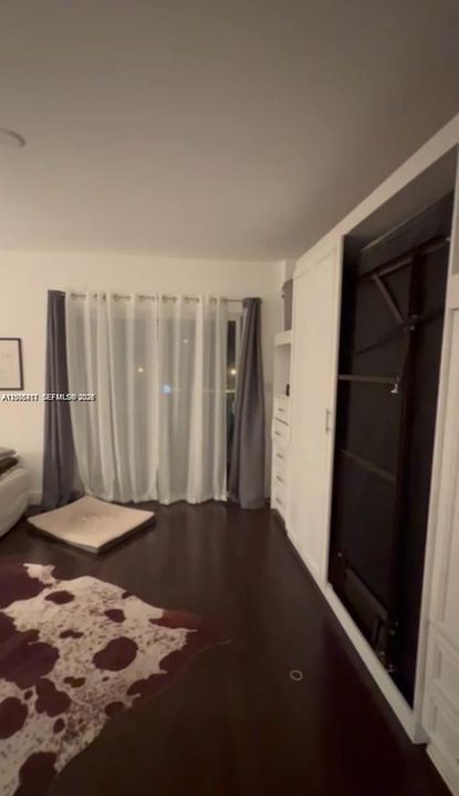 В аренду: $1,800 (0 спален, 1 ванн, 440 Квадратных фут)