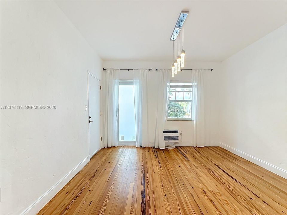 В аренду: $2,250 (1 спален, 1 ванн, 580 Квадратных фут)
