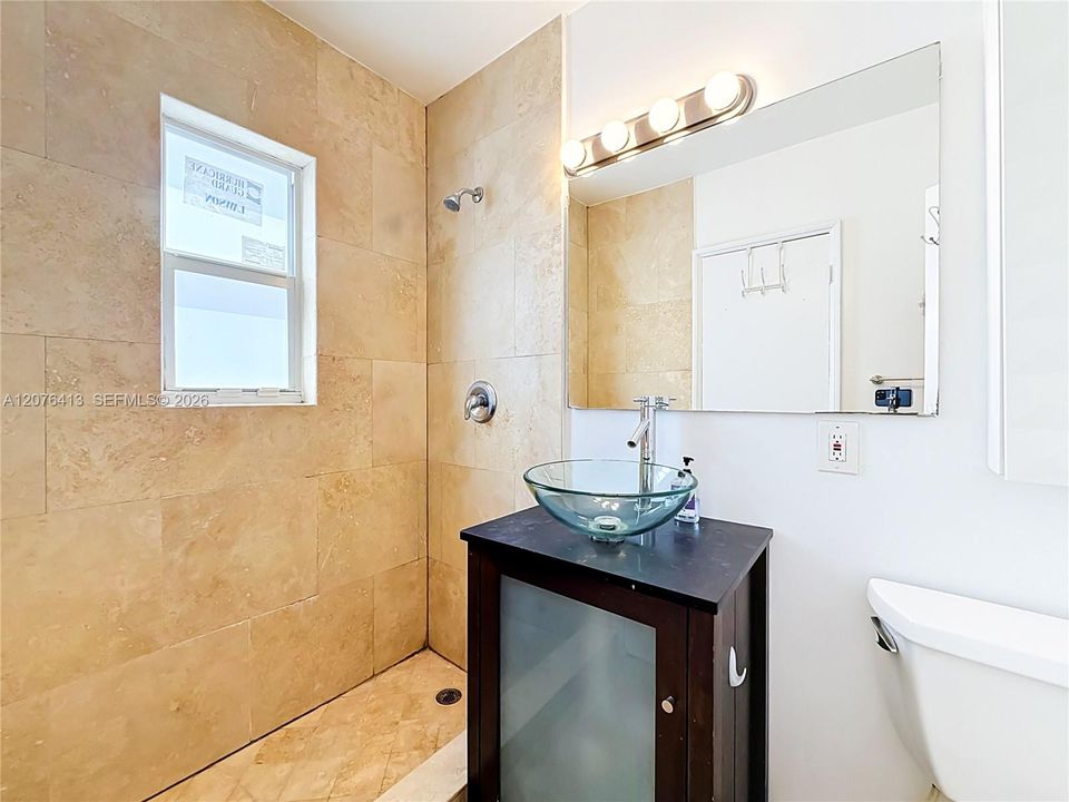 В аренду: $2,250 (1 спален, 1 ванн, 580 Квадратных фут)