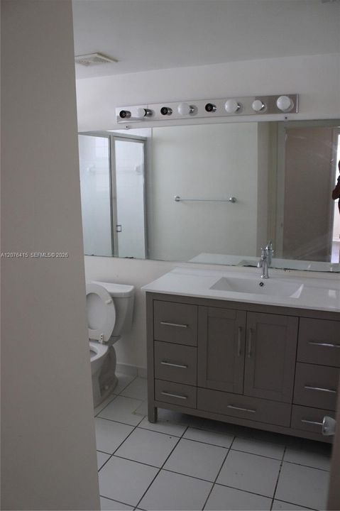 For Rent: $2,500 (3 beds, 2 baths, 1140 Square Feet)