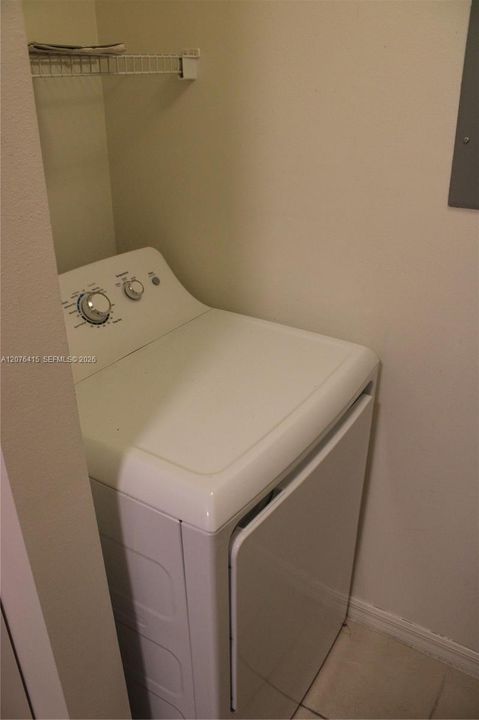 For Rent: $2,500 (3 beds, 2 baths, 1140 Square Feet)