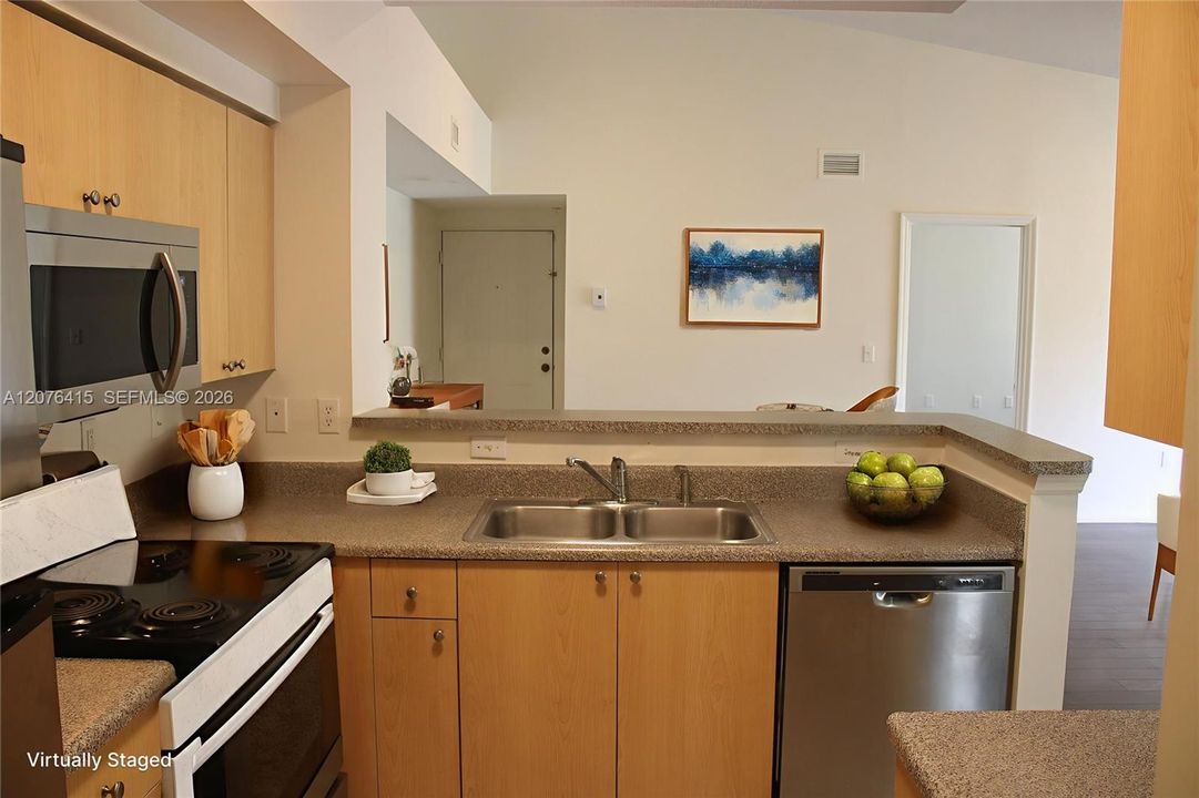 For Rent: $2,500 (3 beds, 2 baths, 1140 Square Feet)