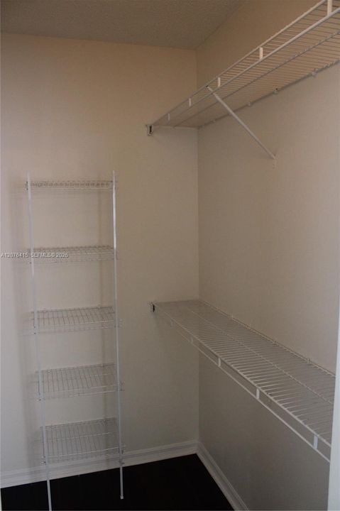 For Rent: $2,500 (3 beds, 2 baths, 1140 Square Feet)