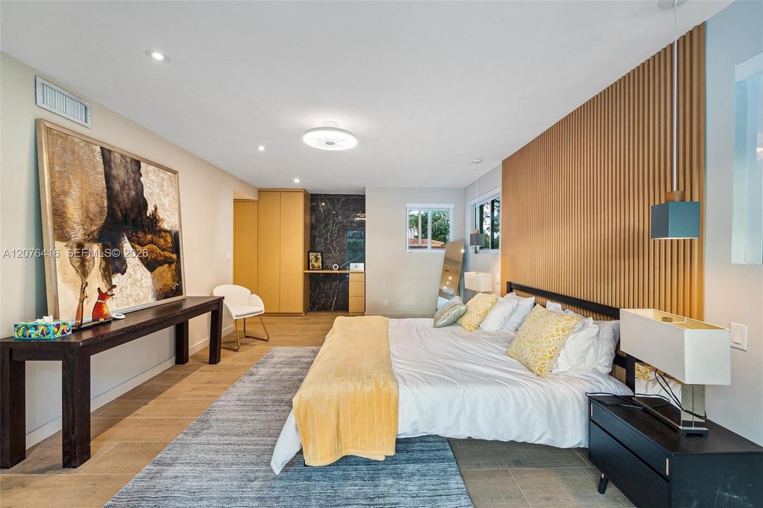 В аренду: $12,500 (3 спален, 3 ванн, 2400 Квадратных фут)
