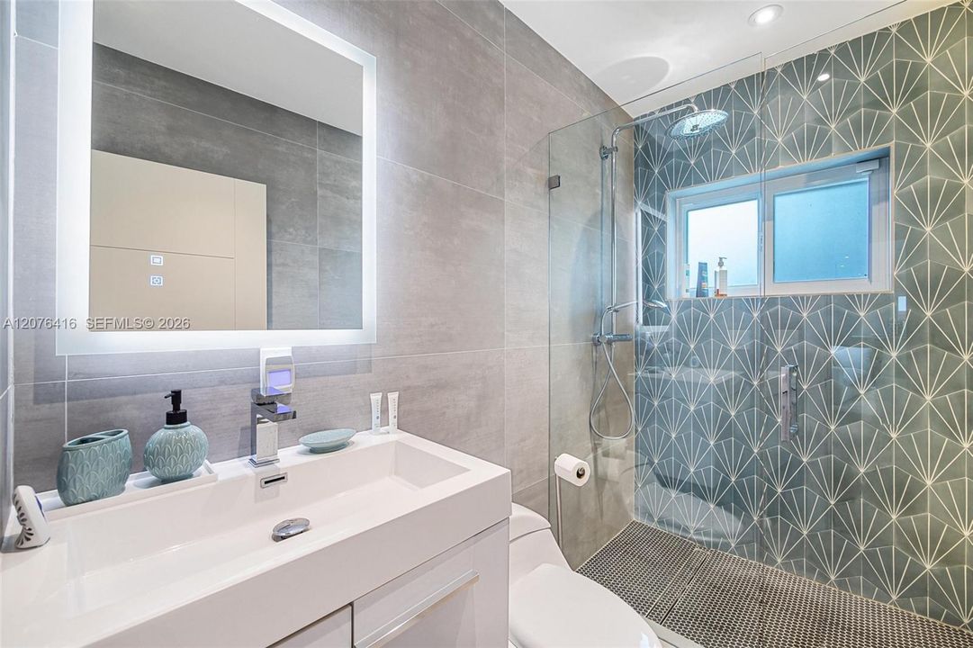 В аренду: $12,500 (3 спален, 3 ванн, 2400 Квадратных фут)