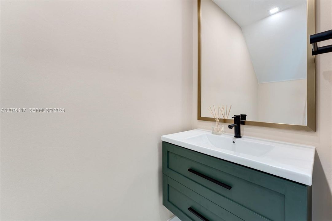 В аренду: $3,200 (3 спален, 2 ванн, 1150 Квадратных фут)