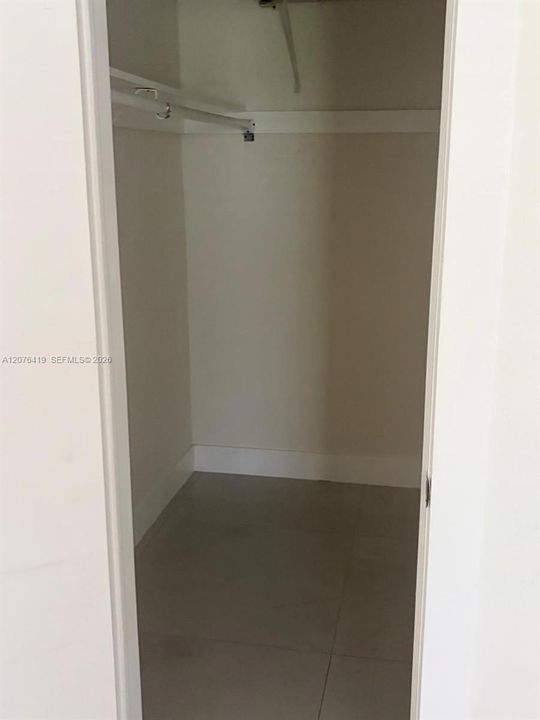 Activo con contrato: $1,900 (1 camas, 1 baños, 665 Pies cuadrados)