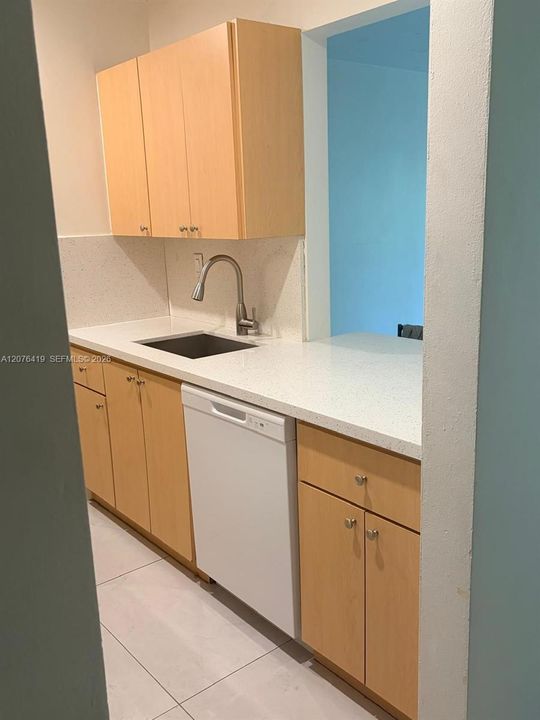 Activo con contrato: $1,900 (1 camas, 1 baños, 665 Pies cuadrados)