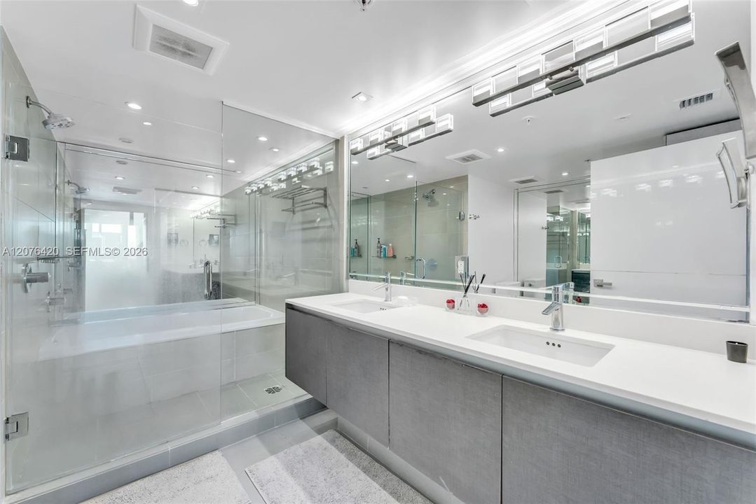 For Sale: $1,169,000 (2 beds, 2 baths, 1143 Square Feet)