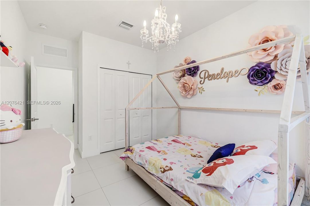 En Venta: $640,000 (3 camas, 2 baños, 1672 Pies cuadrados)