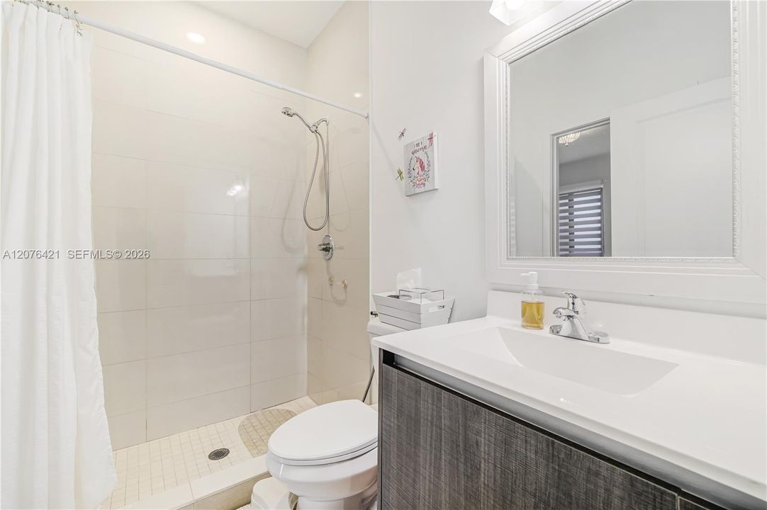 En Venta: $640,000 (3 camas, 2 baños, 1672 Pies cuadrados)