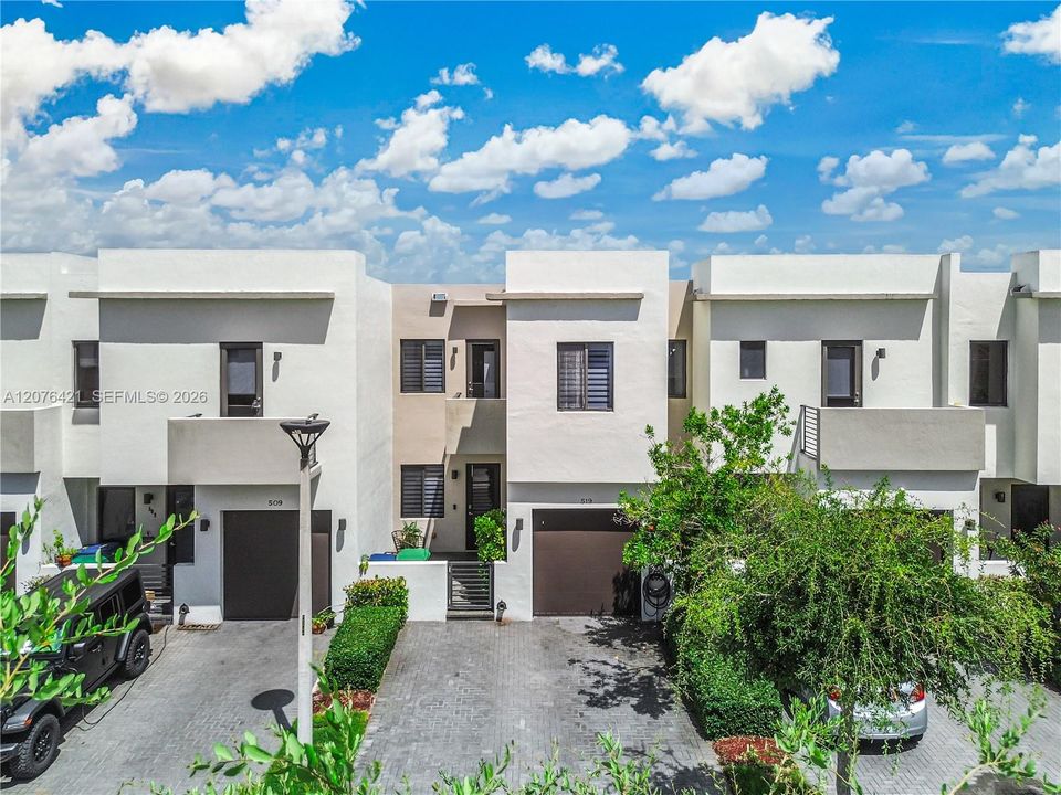 En Venta: $640,000 (3 camas, 2 baños, 1672 Pies cuadrados)