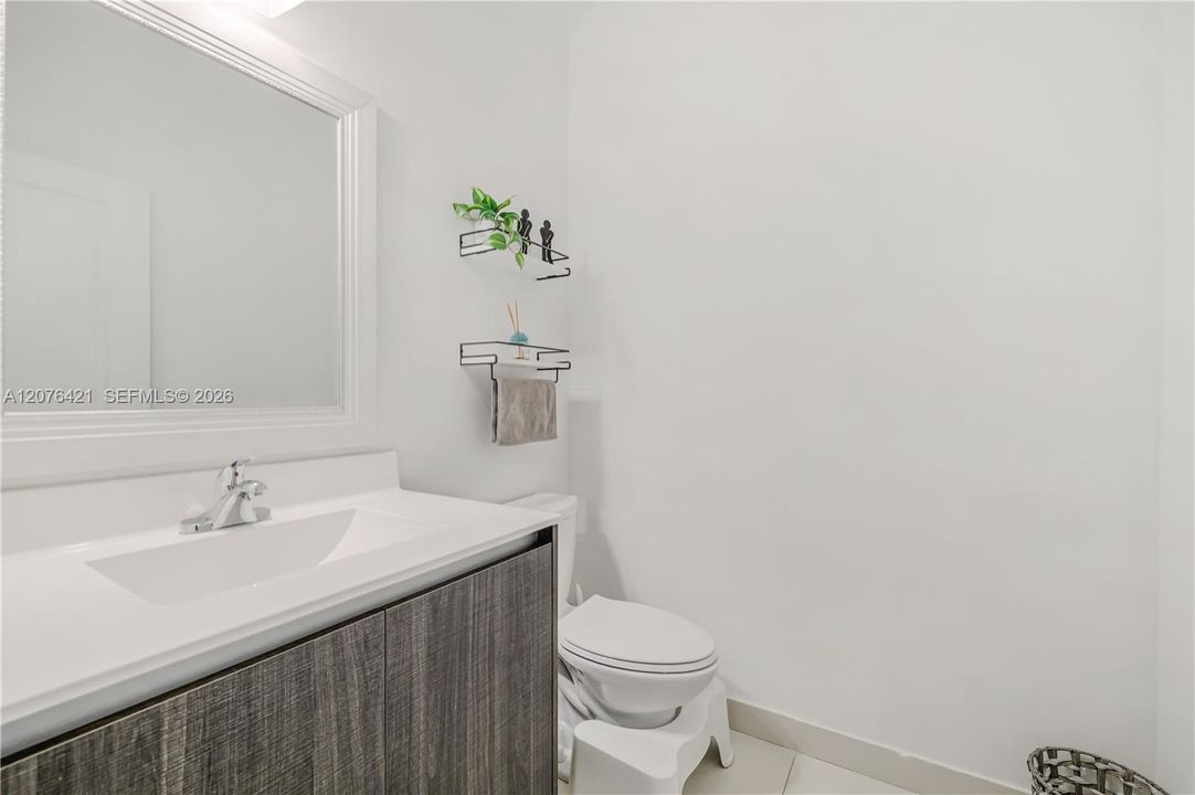 En Venta: $640,000 (3 camas, 2 baños, 1672 Pies cuadrados)