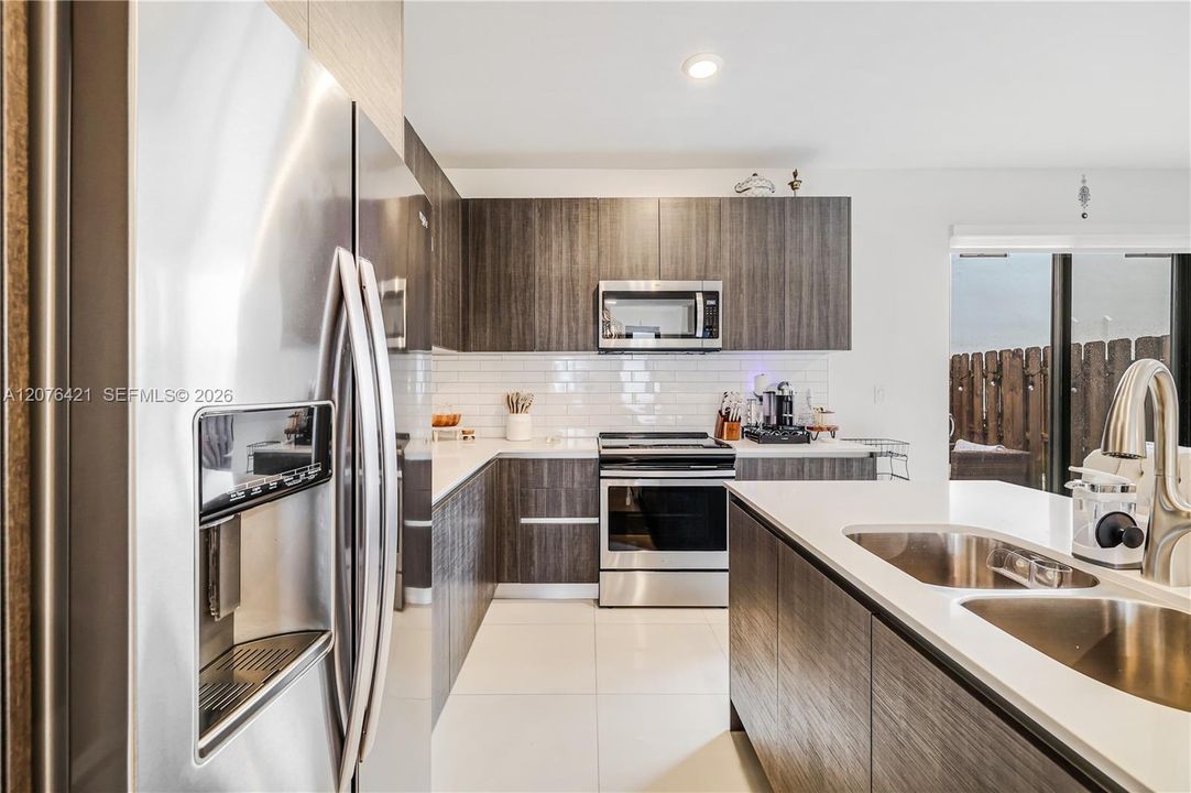 En Venta: $640,000 (3 camas, 2 baños, 1672 Pies cuadrados)