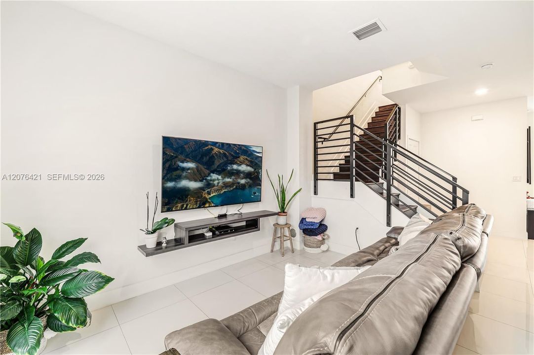 En Venta: $640,000 (3 camas, 2 baños, 1672 Pies cuadrados)