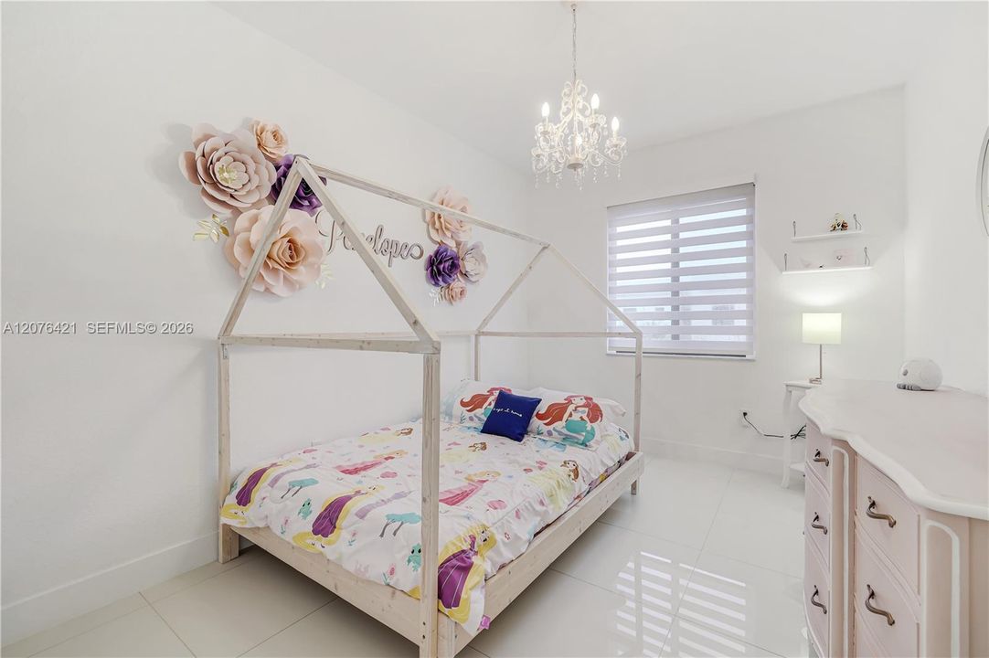 En Venta: $640,000 (3 camas, 2 baños, 1672 Pies cuadrados)