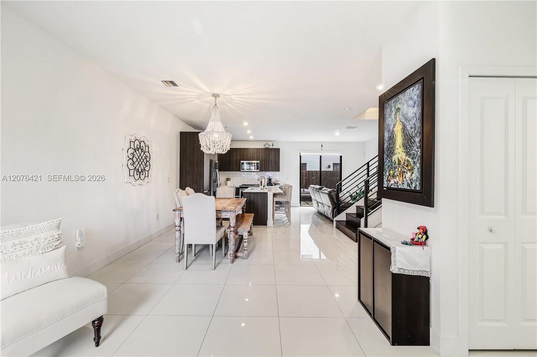 En Venta: $640,000 (3 camas, 2 baños, 1672 Pies cuadrados)
