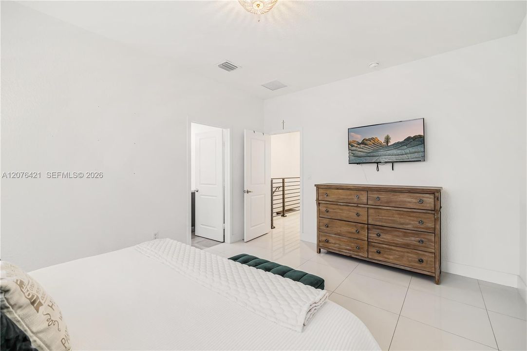 En Venta: $640,000 (3 camas, 2 baños, 1672 Pies cuadrados)