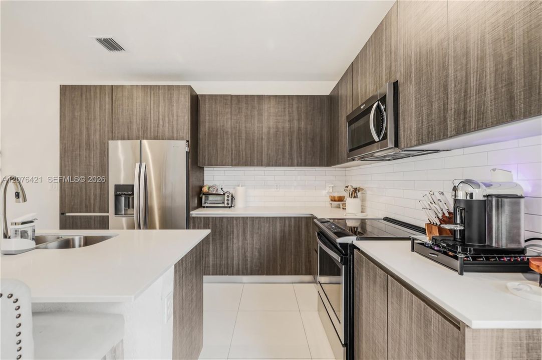 En Venta: $640,000 (3 camas, 2 baños, 1672 Pies cuadrados)