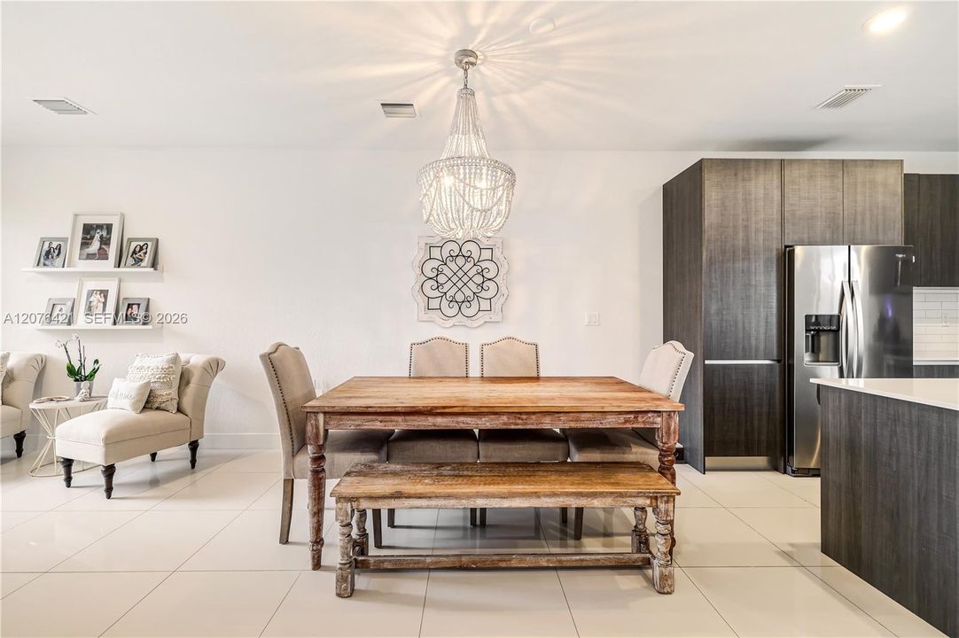 En Venta: $640,000 (3 camas, 2 baños, 1672 Pies cuadrados)