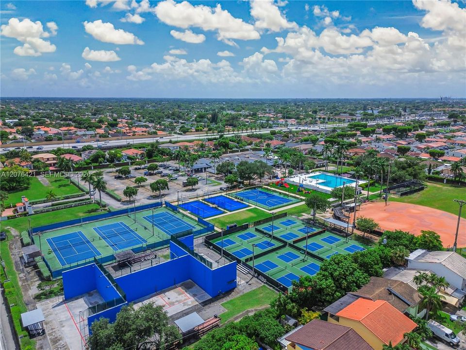 En Venta: $640,000 (3 camas, 2 baños, 1672 Pies cuadrados)