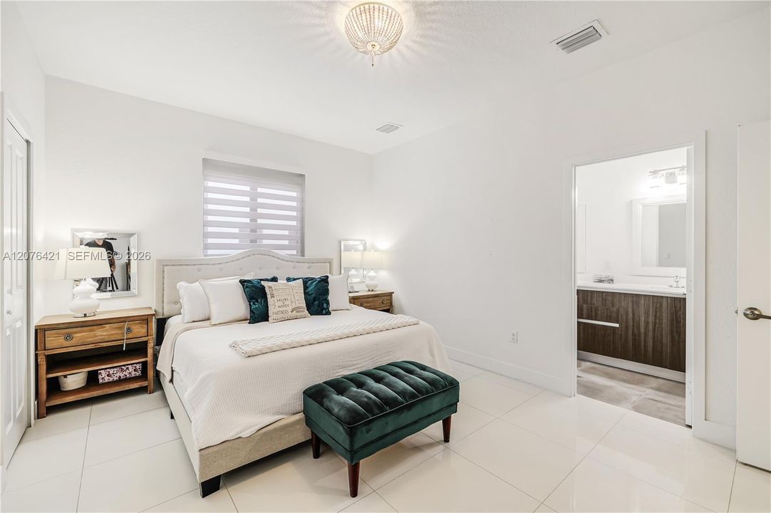 En Venta: $640,000 (3 camas, 2 baños, 1672 Pies cuadrados)