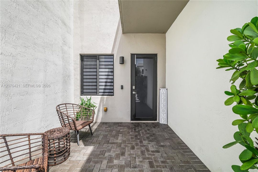 En Venta: $640,000 (3 camas, 2 baños, 1672 Pies cuadrados)