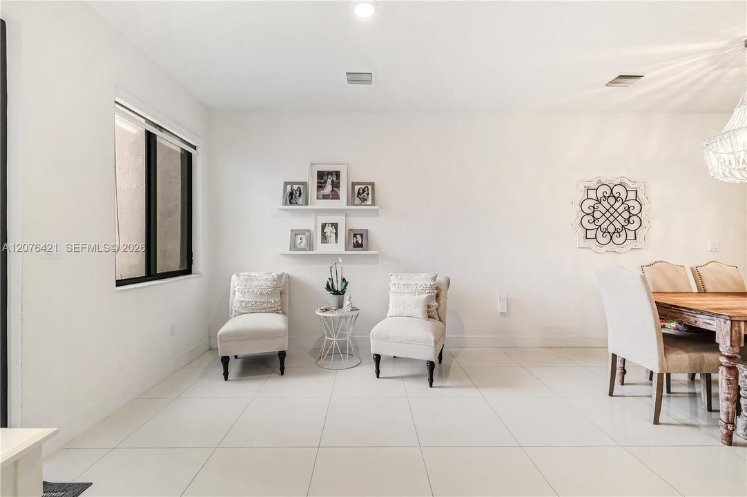 En Venta: $640,000 (3 camas, 2 baños, 1672 Pies cuadrados)
