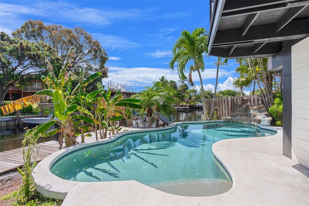 For Sale: $1,850,000 (5 beds, 4 baths, 2836 Square Feet)