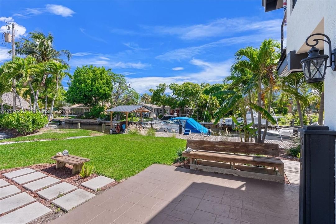 For Sale: $1,850,000 (5 beds, 4 baths, 2836 Square Feet)