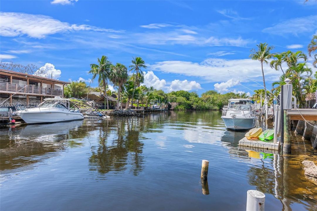 For Sale: $1,850,000 (5 beds, 4 baths, 2836 Square Feet)